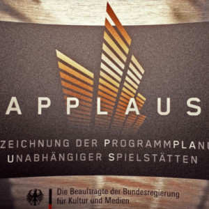 APPLAUS