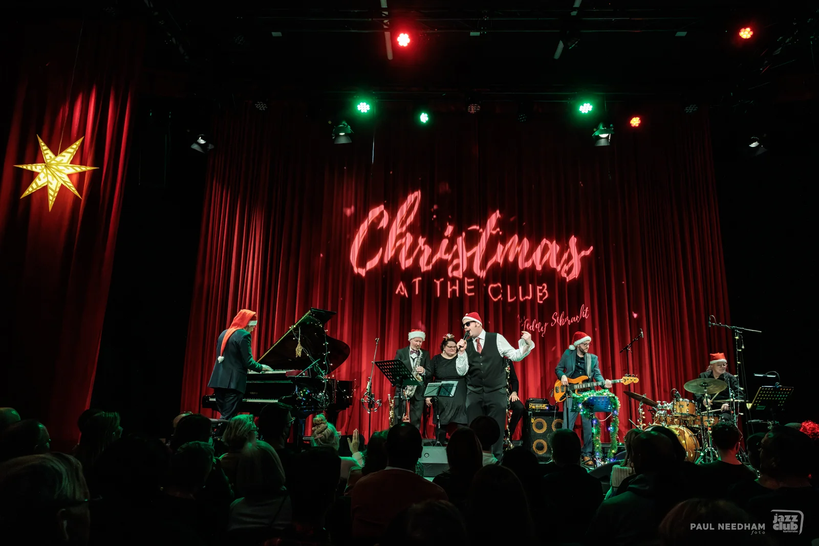 2023 21 21 // Christmas at the Club mit Teddy Schmacht