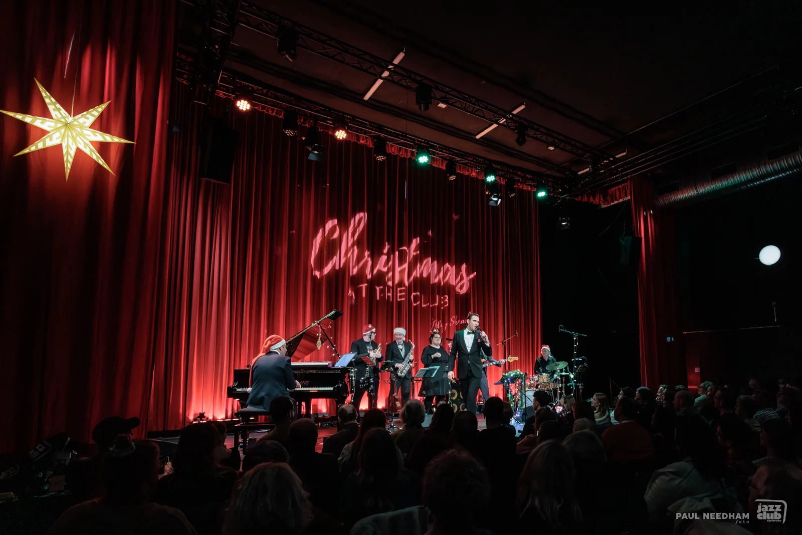 2023 21 21 // Christmas at the Club mit Teddy Schmacht