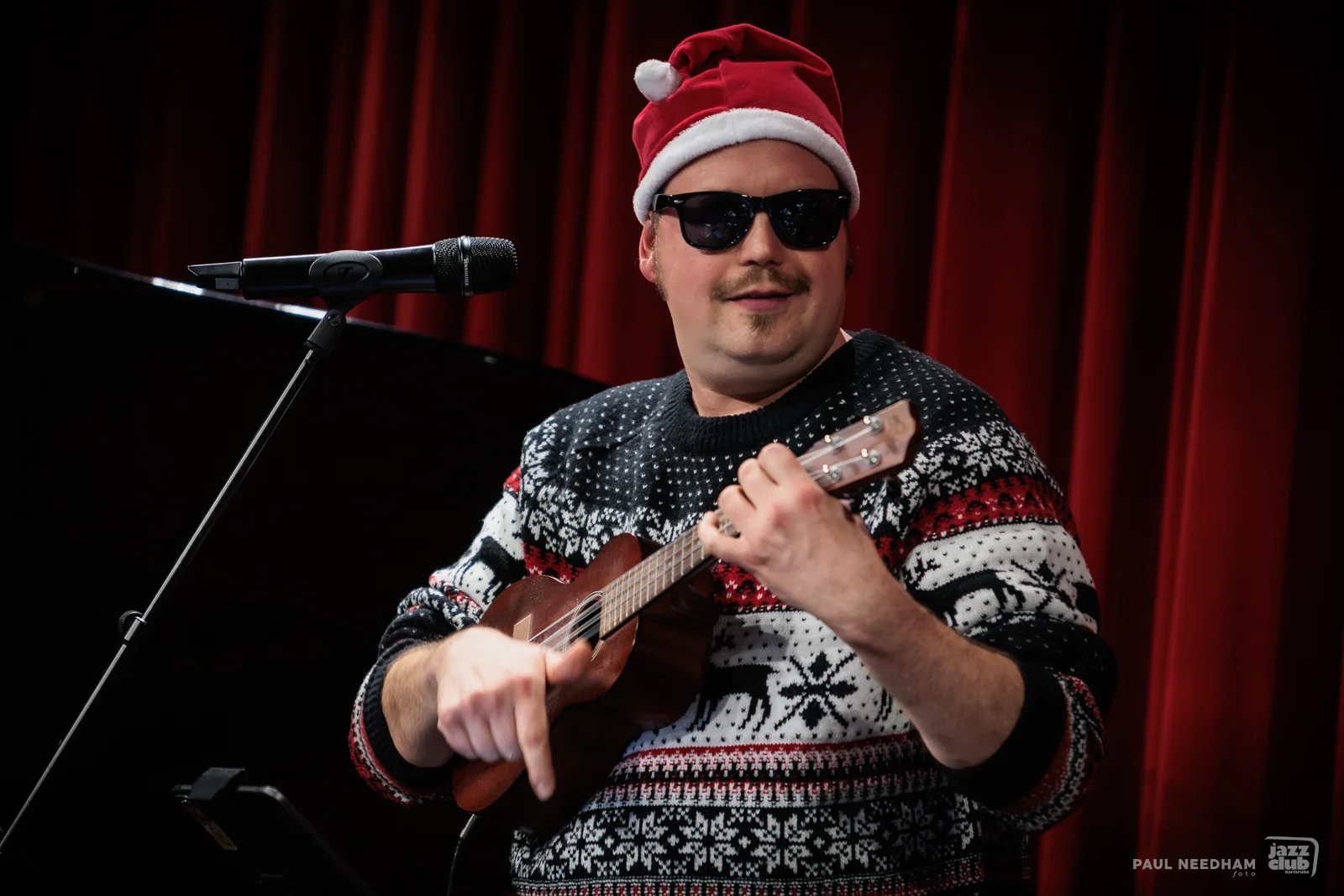 2023 21 21 // Christmas at the Club mit Teddy Schmacht