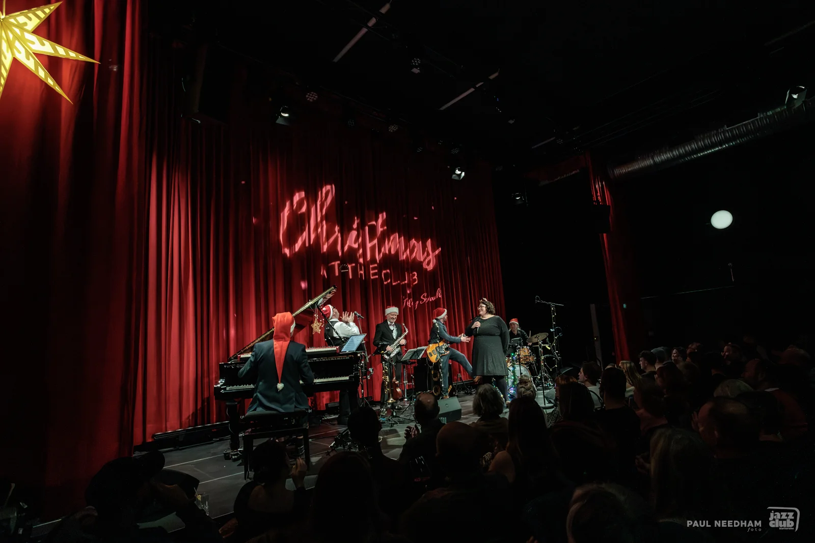 2023 21 21 // Christmas at the Club mit Teddy Schmacht