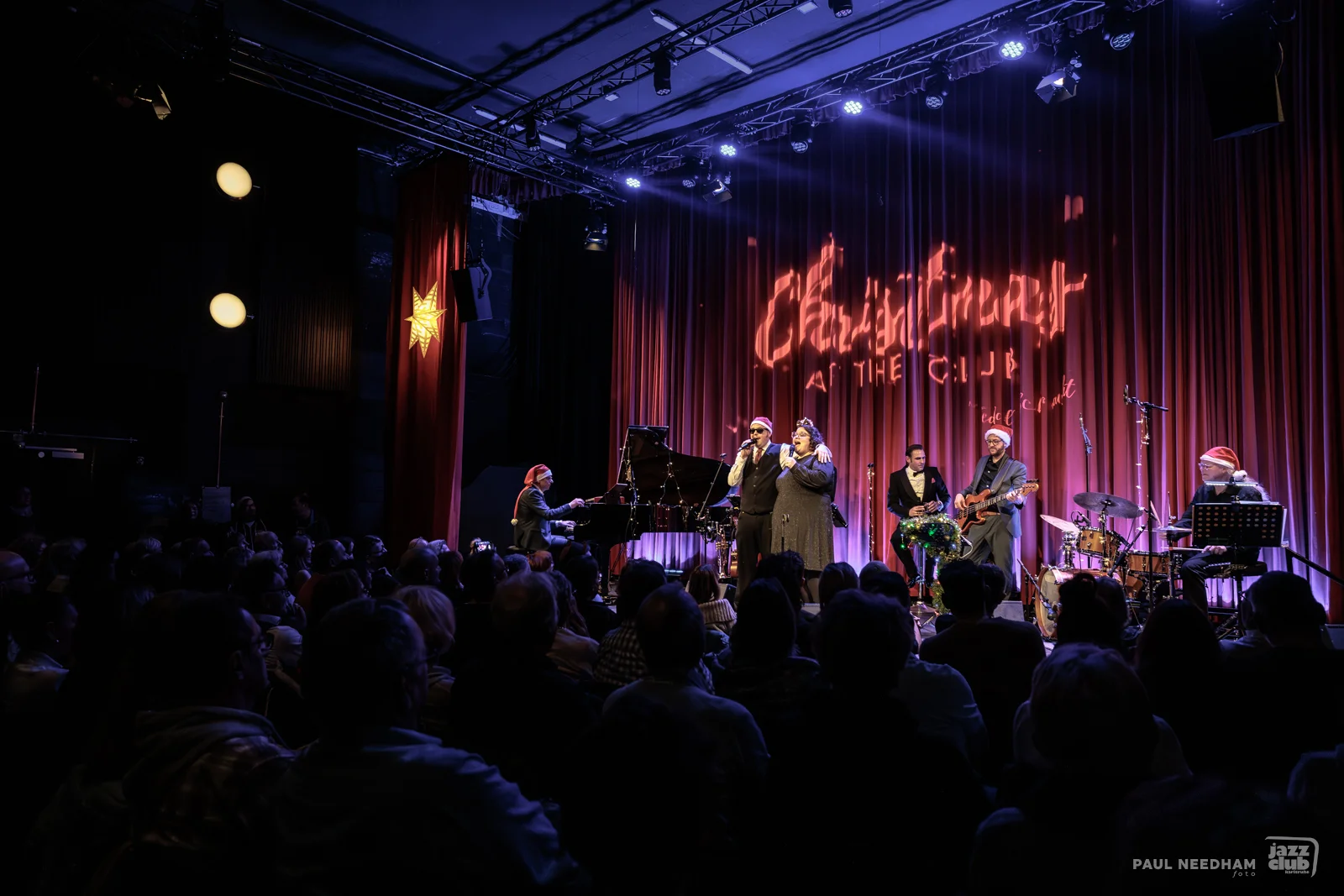 2023 21 21 // Christmas at the Club mit Teddy Schmacht